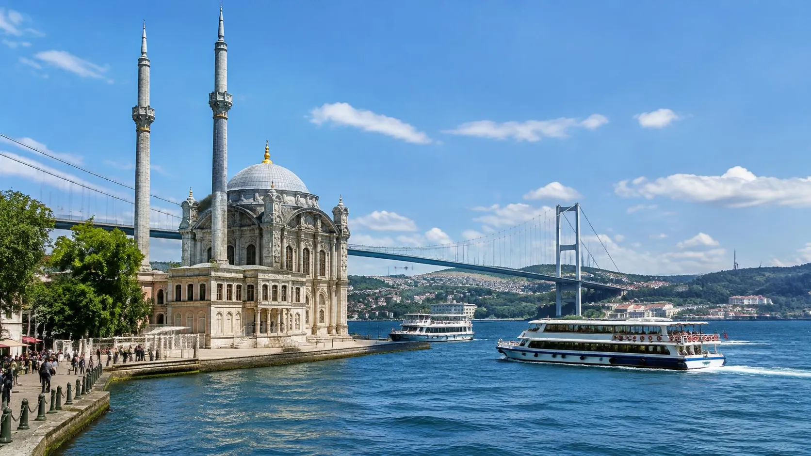 Illustration éditoriale de Istanbul à l'heure dorée
