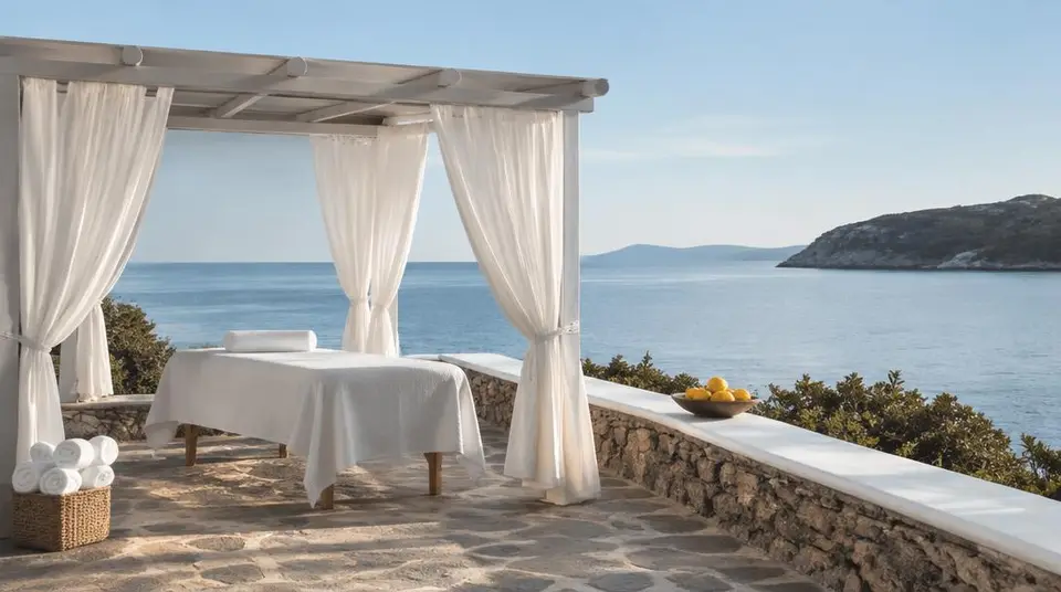Pavillon de massage face à la mer Égée